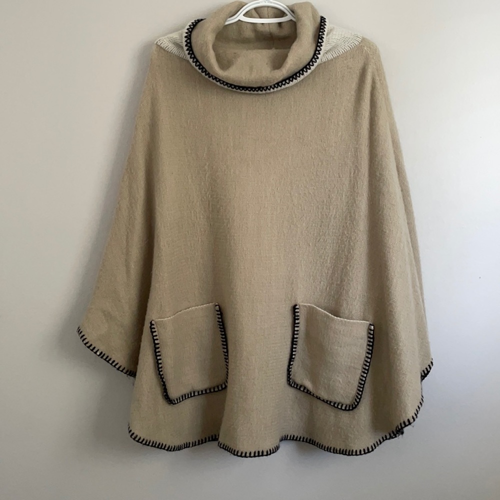 Poncho - Picture 2 of 4